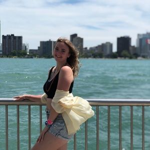 Meet your Posher, Annie